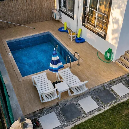 Airport Bed & Breakfast 3*